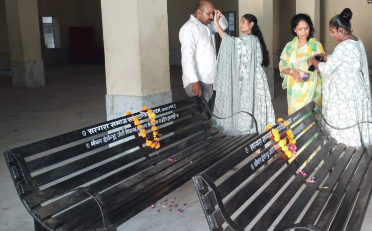  सूरसागर विधायक देवेंद्र जोशी ने भेंट की कुर्सियां