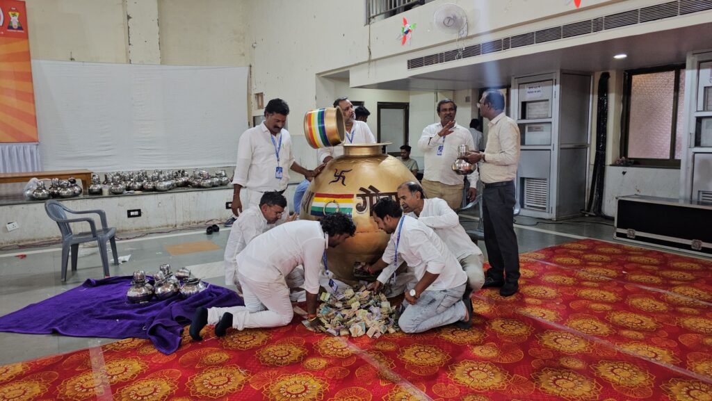 आचार्य श्री विजय हंसरत्न सूरीश्वर जी का 101वां उपवास एवं महामांगलिक कार्यक्रम संपन्न 3 20241110 133126810763547279225737
