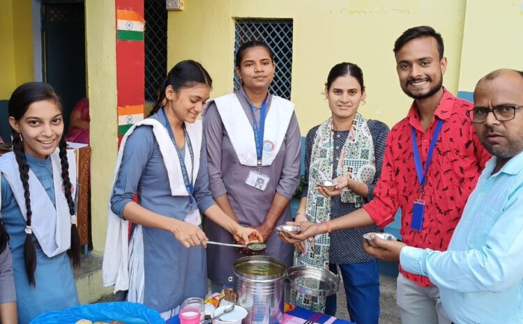  श्री रघुराज सिंह इंटर कॉलेज झांसी में बाल दिवस मनाया गया।