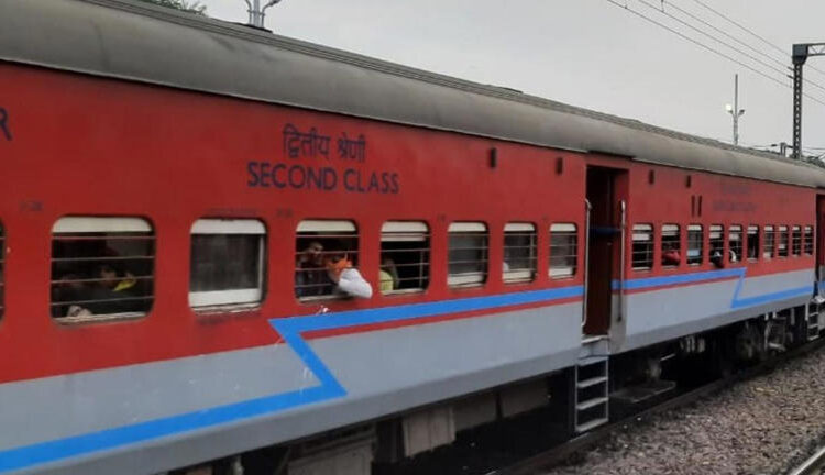  सामान्य श्रेणी के 583 जीएस कोच रेलवे के बेड़े से जुड़े