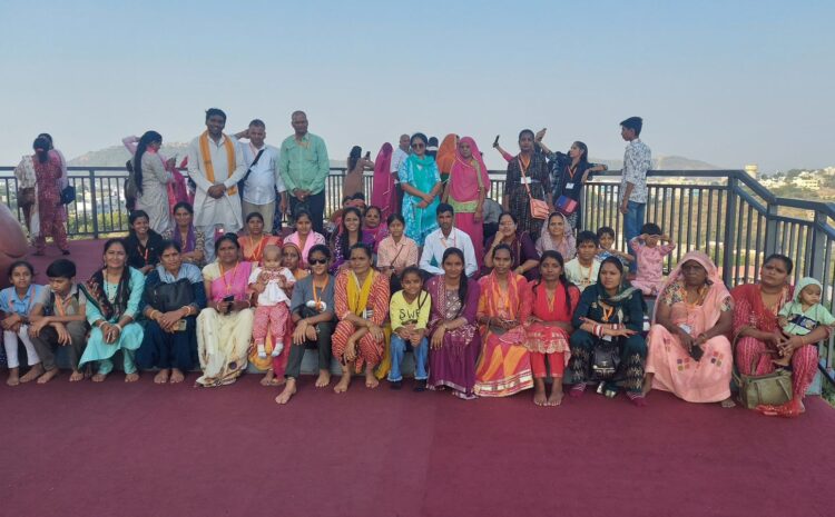 धार्मिक स्थलों के भ्रमण से न केवल हमारी धार्मिक और सांस्कृतिक जड़ों को समझने का अवसर मिलता है