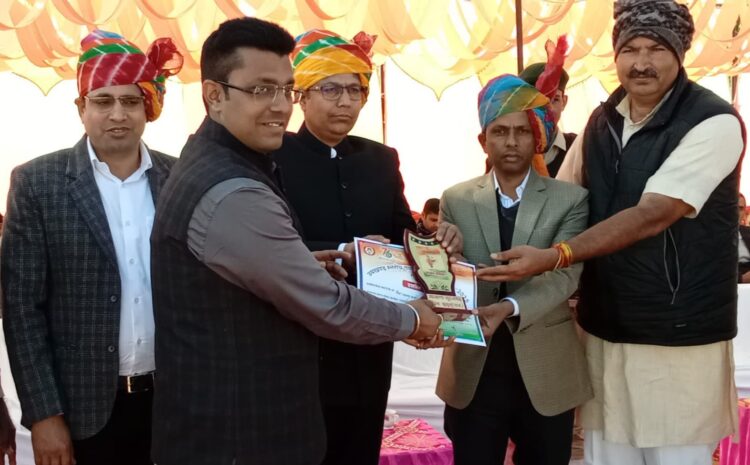  वैद्य जयंत शर्मा आयुर्वेद में उत्कृष्ट उपलब्धि को लेकर उपखंड स्तर पर सम्मानित