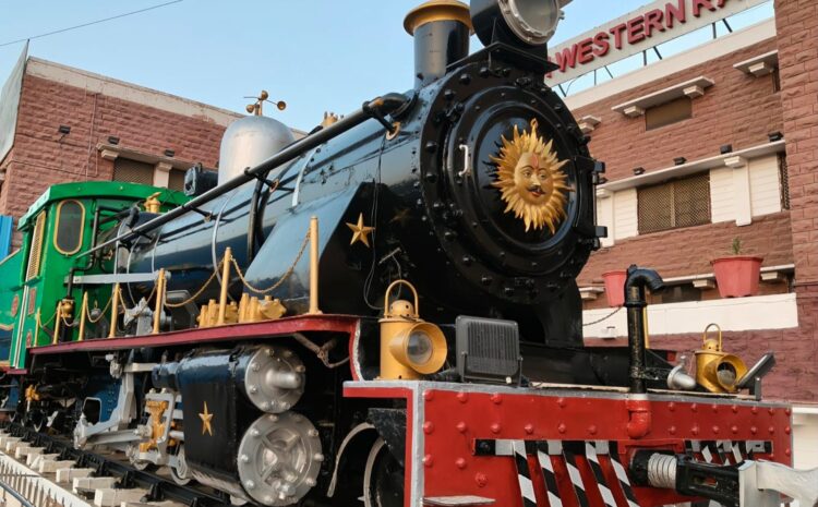  विश्व धरोहर दिवस पर चमक उठा रेलवे स्टेशन का हेरिटेज स्टीम इंजन