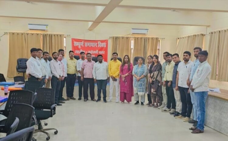  उत्तर प्रदेश लेखपाल संघ शाखा जनपद लखनऊ की जिला समिति की बैठक आहूत की गई।
