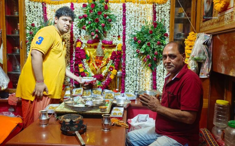  चौथा बड़ा मंगल को प्रत्यक्ष महावीर बालाजी को चढ़ाया चोला,बूंदी के लड्डू का चढ़ाया भोग