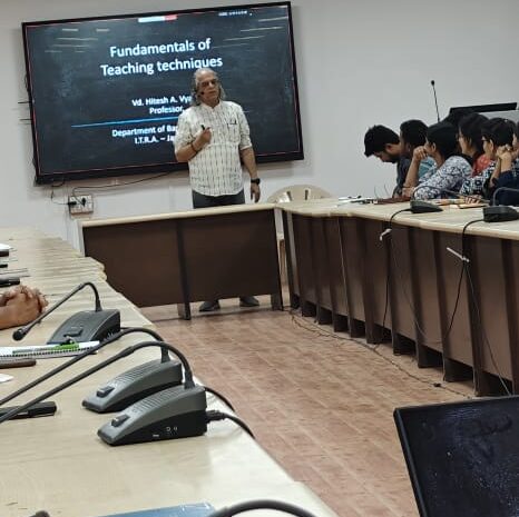  आयुर्वेद विश्वविद्यालय में शिक्षण विधियों पर व्याख्यान